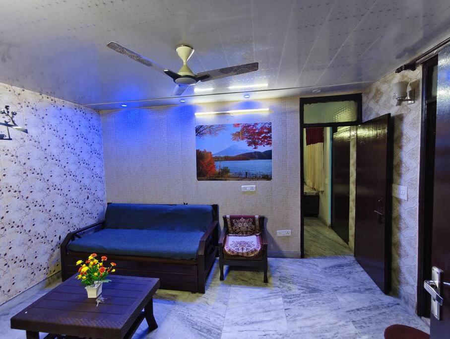 Peaceful Stay 1 Bhk Appartment New Delhi Exteriör bild