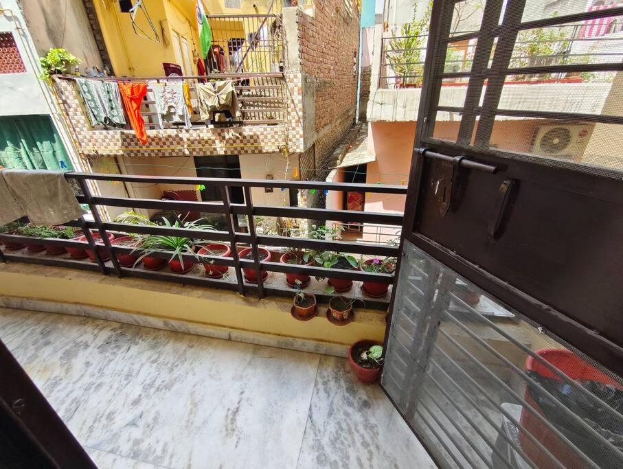 Peaceful Stay 1 Bhk Appartment New Delhi Exteriör bild