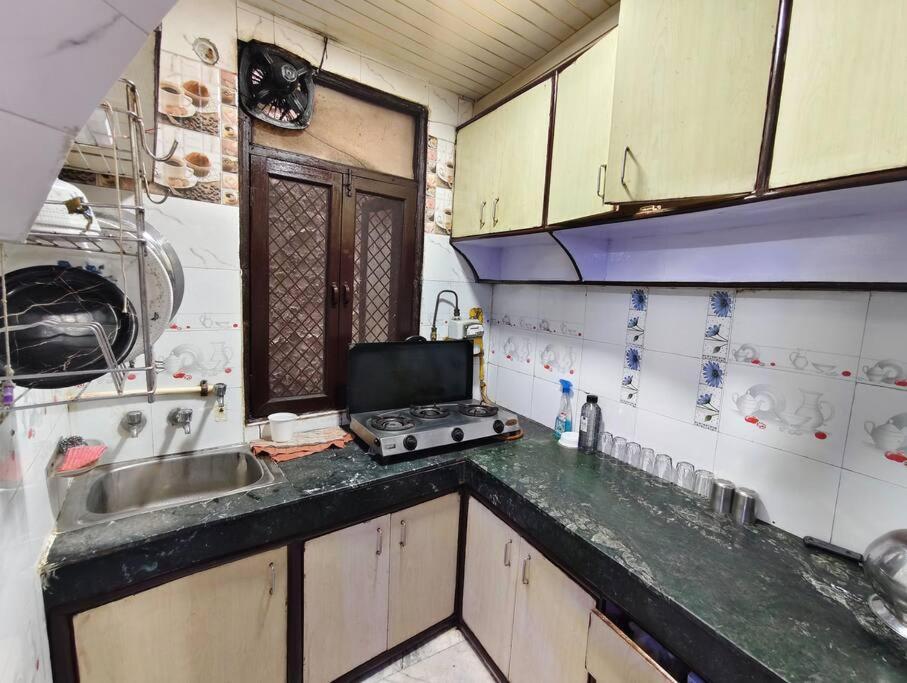 Peaceful Stay 1 Bhk Appartment New Delhi Exteriör bild